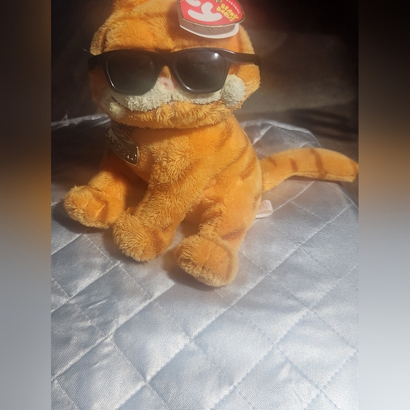 Ty Orange Garfield Stuffed Animal - Picture 2 of 6